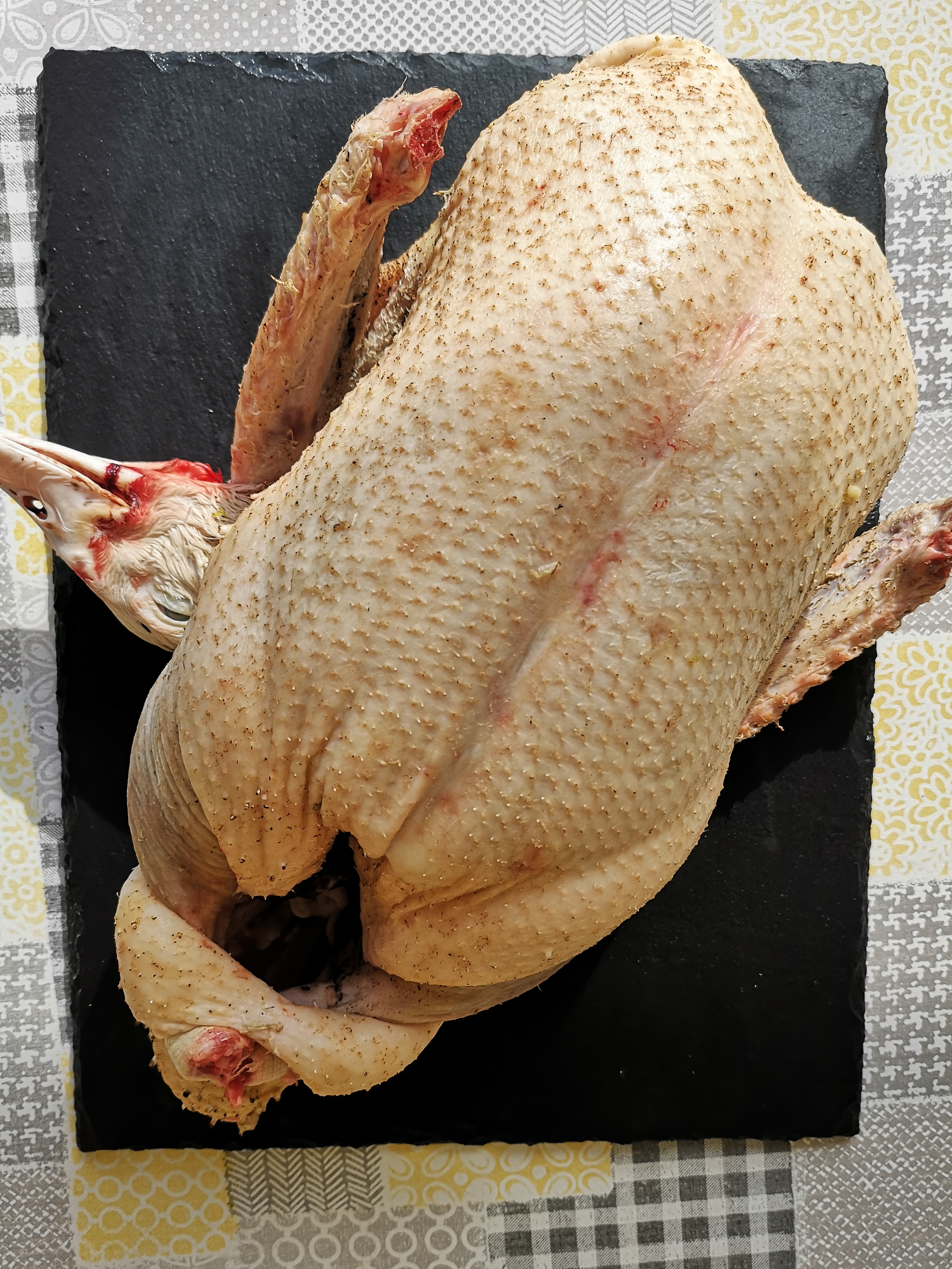 Canard entier prêt-à-cuire